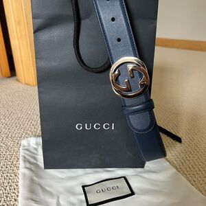 Authentic Gucci leather belt size 75cm/30in navy blue